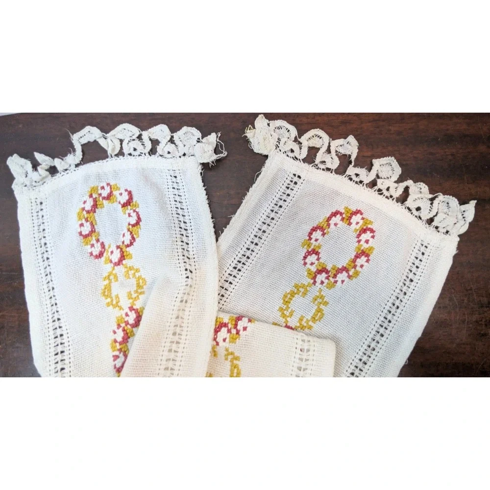 Vintage Linen Crochet Doily Table Runner Lot Cutter Craft Upcycle Embroidery